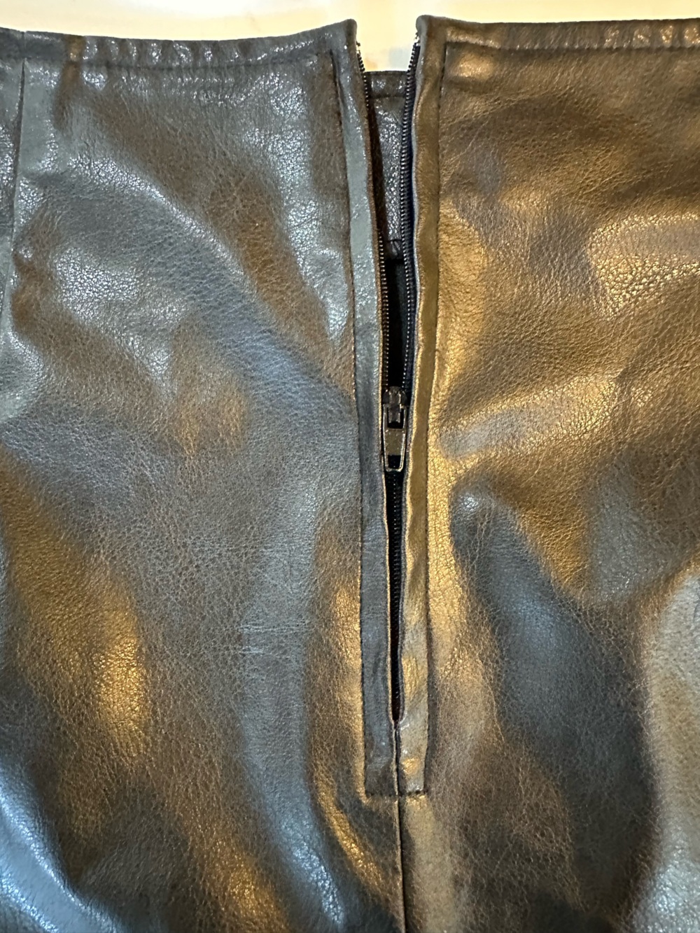 Black Faux Leather Mini Skirt size 7 - Picture 4 of 6